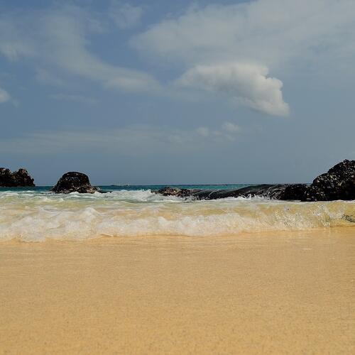 Zandstrand op Ascension.