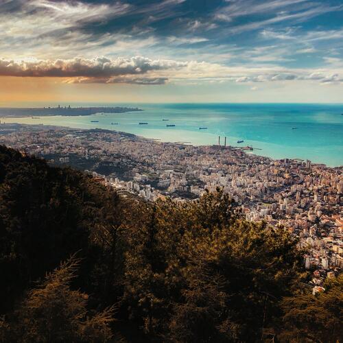 De baai van Jounieh in Libanon.