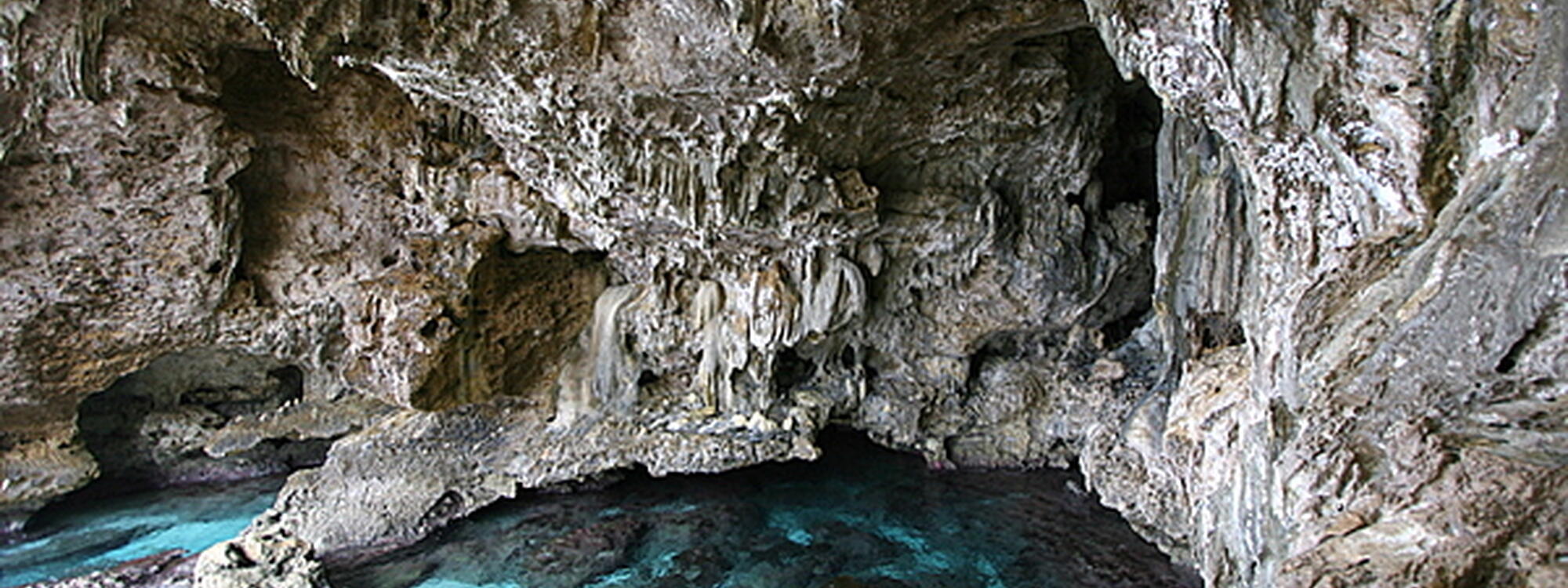 Watergrot in Anaiki, in het westen van Niue.