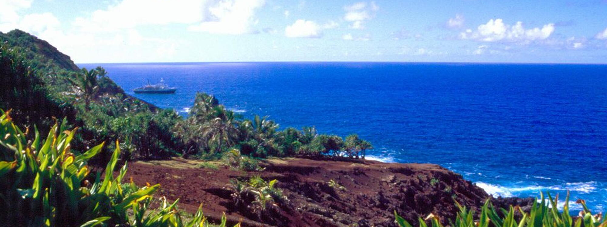 De westkust van Pitcairn-eiland.