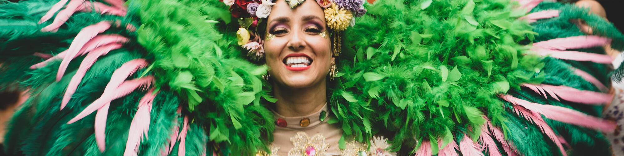 Vrouw viert carnaval