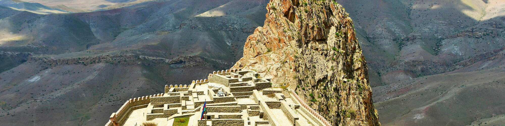 Alinja Castle - copyright Tim Broadbent