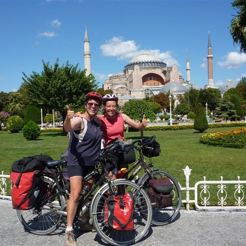 Aankomst in Istanbul na een schitterende fietstocht.