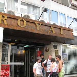 Ingang van oudste hotel van Belgrado