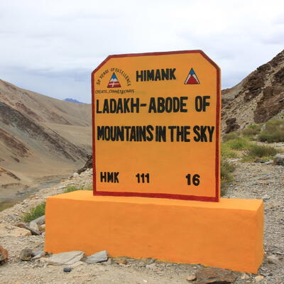 Ladakh - Adobe if Mountauns in the Skt