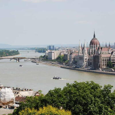 Zicht op de Donau en het Parlement