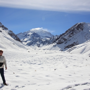 Marie-Claire in de sneeuw voor de Aconcagua