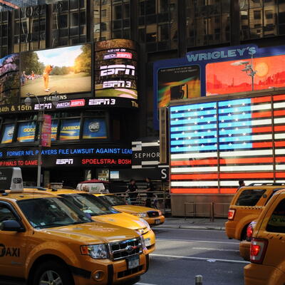 Time square waar je naar rust en stilte snakt