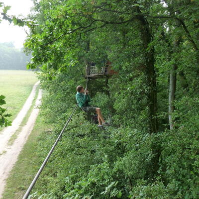 Onze boomhut met tyrolienne