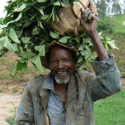 Rwanda: boer met lading